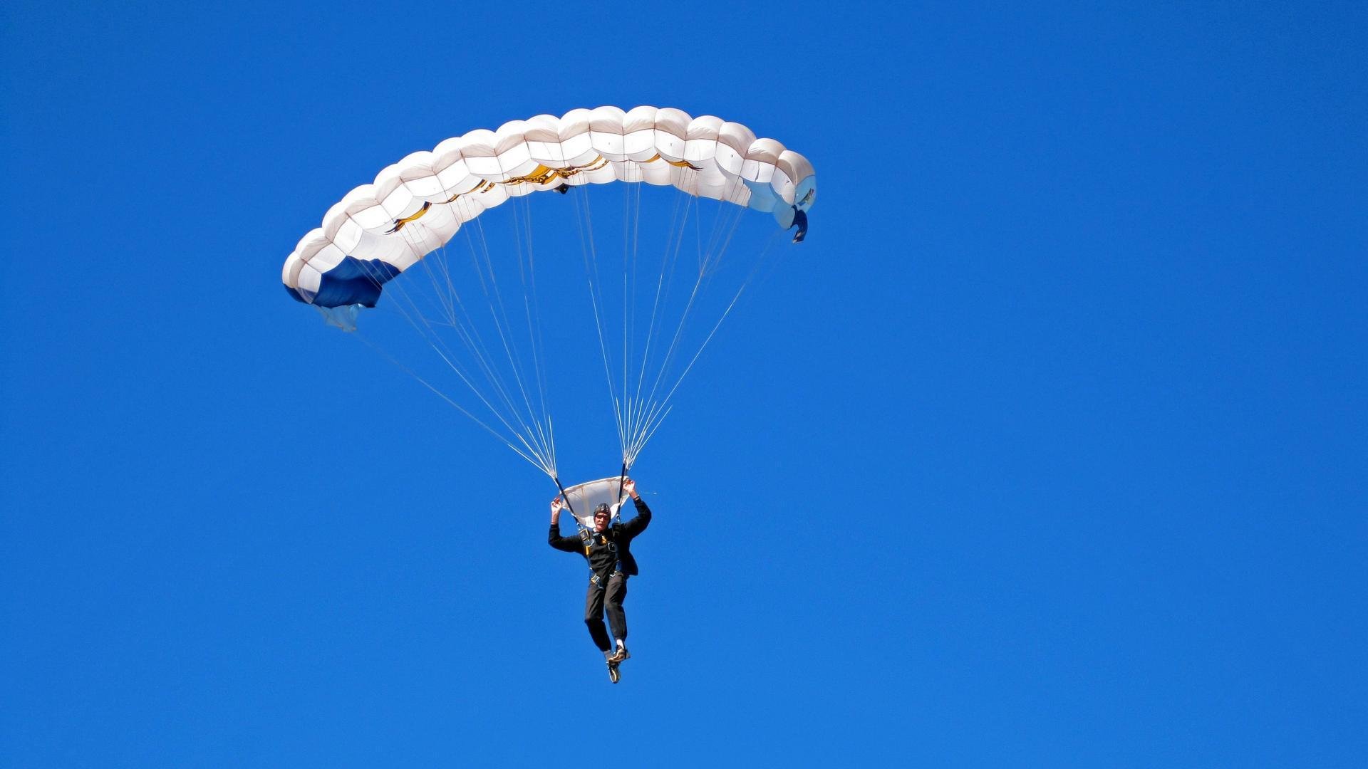“青春逐梦”公益篮球比赛在河南焦作激烈角逐，河南省青少年篮球比赛