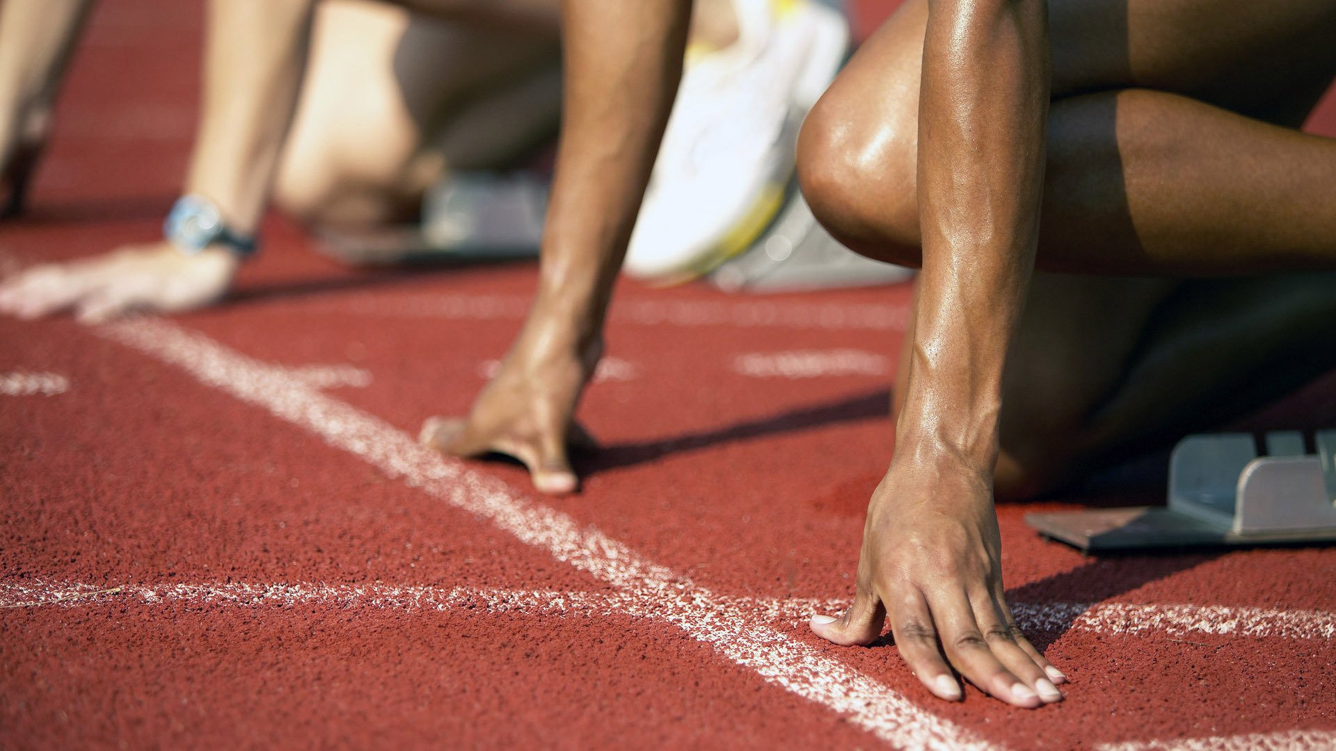 中国女篮在国际友谊赛中豪取胜利，士气高昂，中国女篮国际比赛